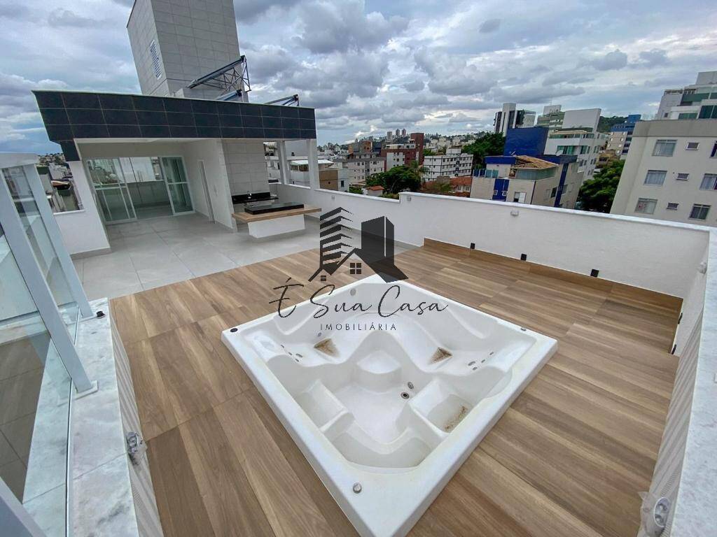 Cobertura à venda com 4 quartos, 215m² - Foto 1