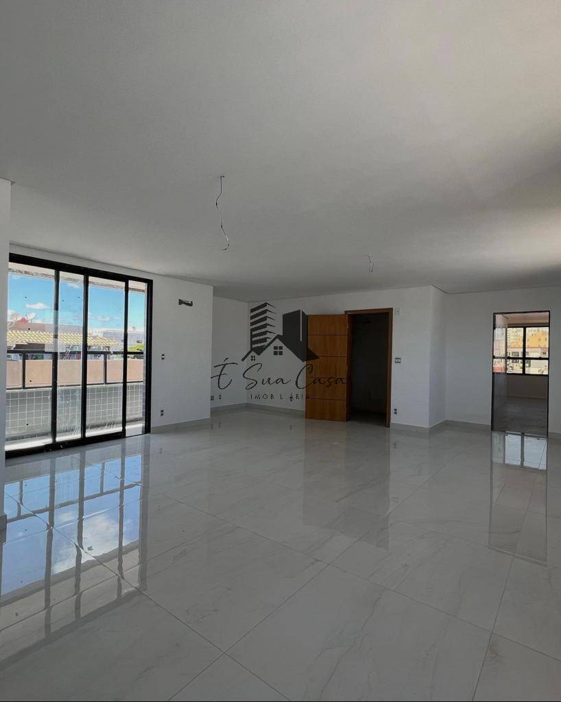 Apartamento à venda com 3 quartos, 150m² - Foto 2