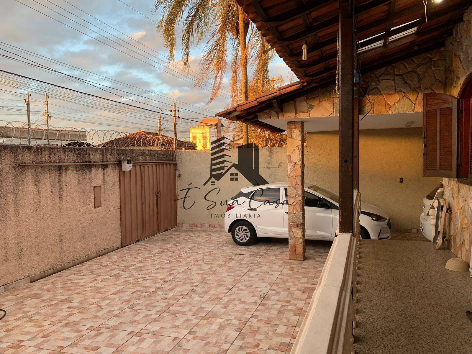 Casa à venda com 3 quartos, 360m² - Foto 7