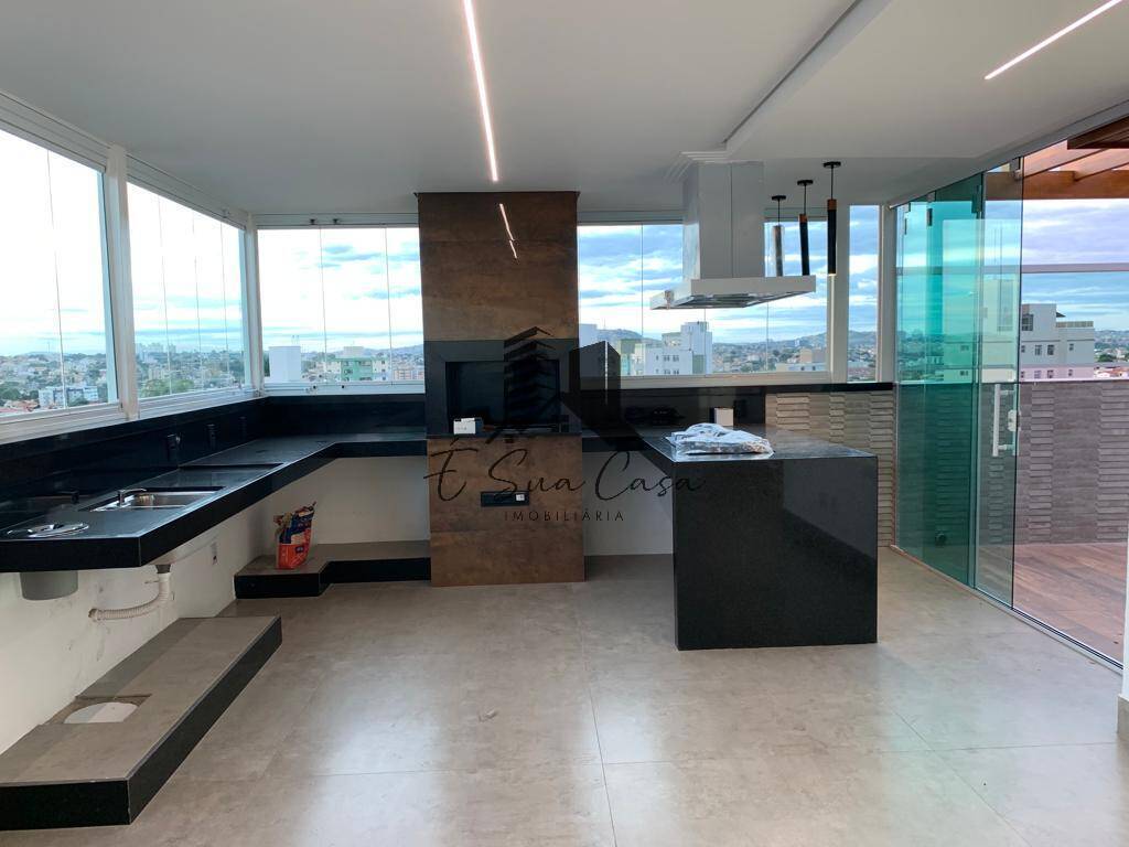 Cobertura à venda com 4 quartos, 245m² - Foto 1