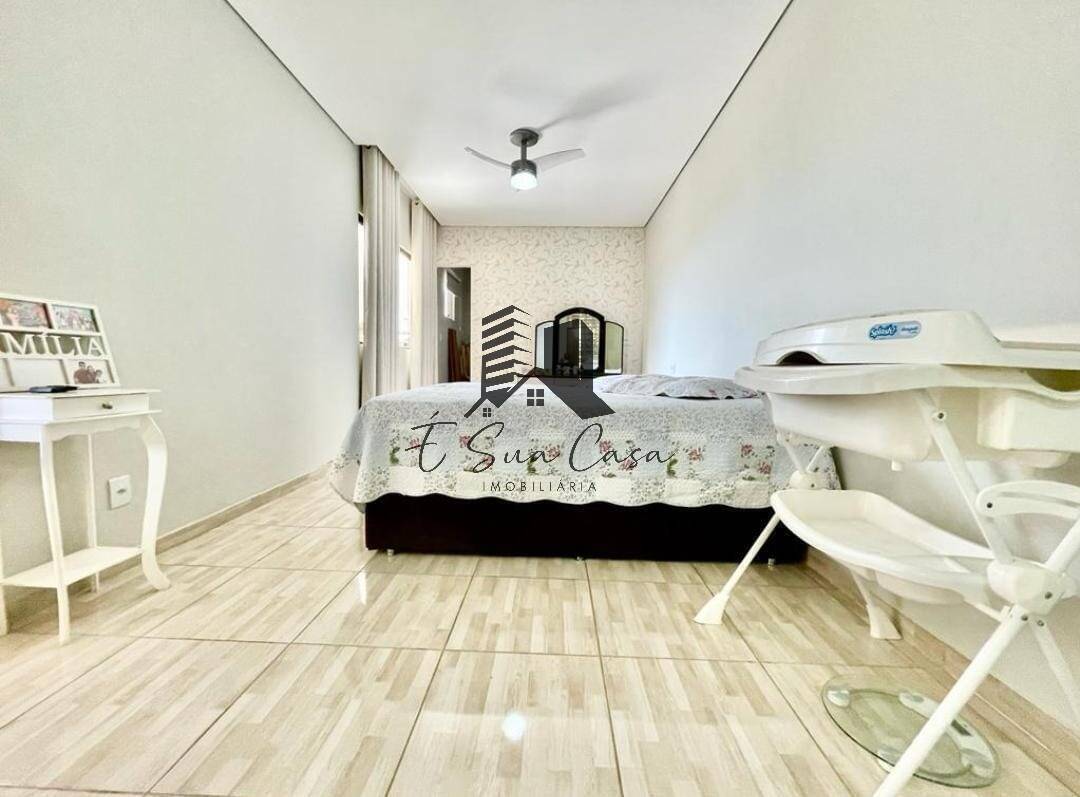 Casa à venda com 3 quartos, 250m² - Foto 14