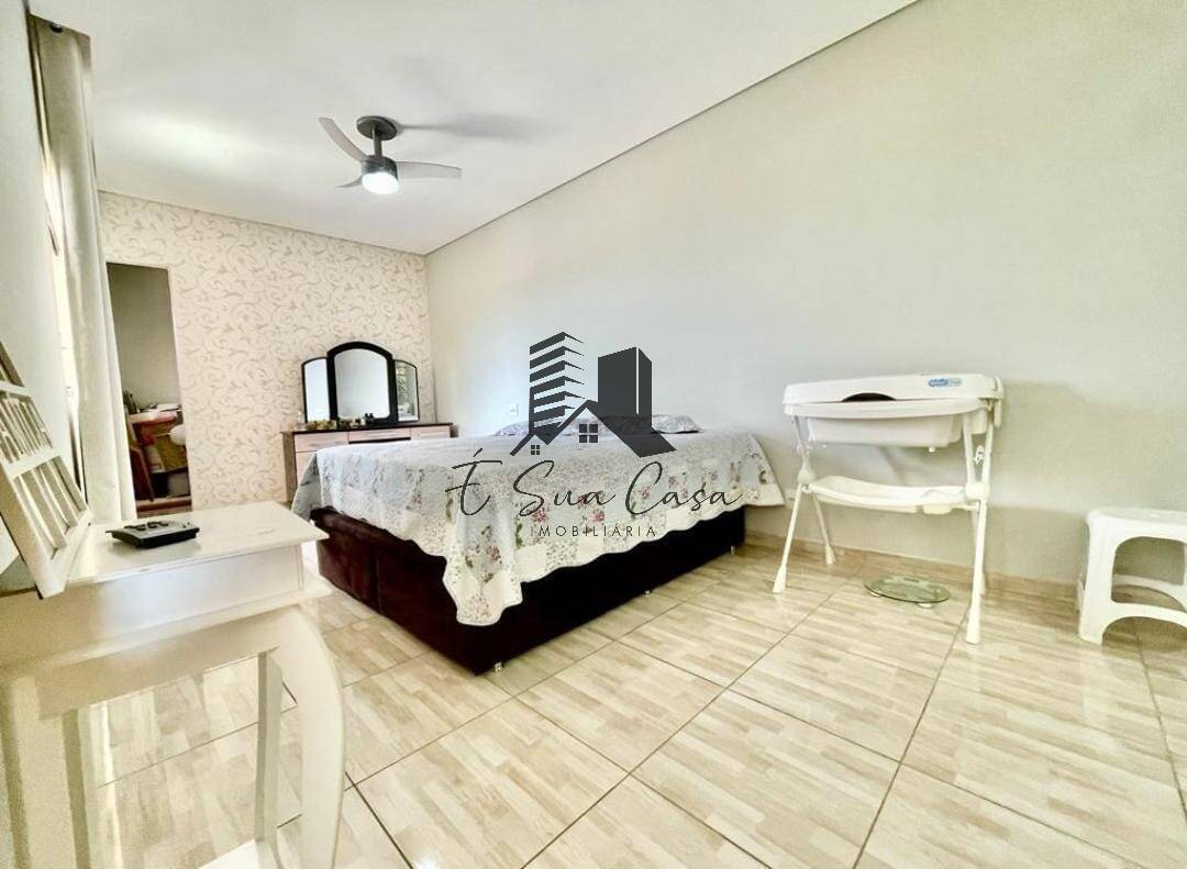 Casa à venda com 3 quartos, 250m² - Foto 15