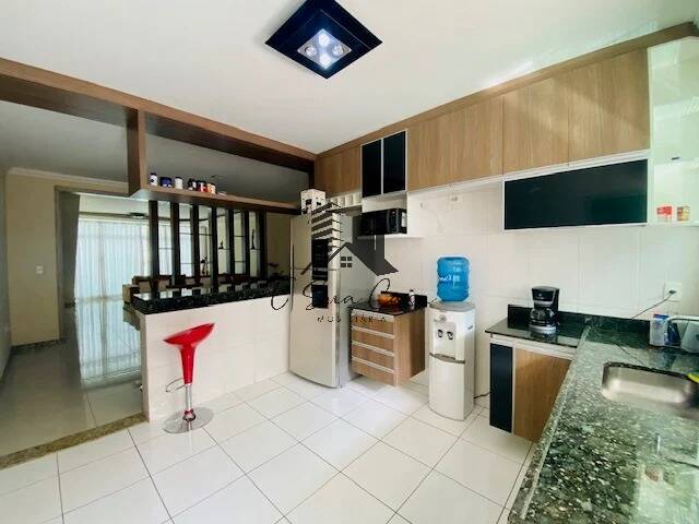 Casa à venda com 3 quartos, 250m² - Foto 5