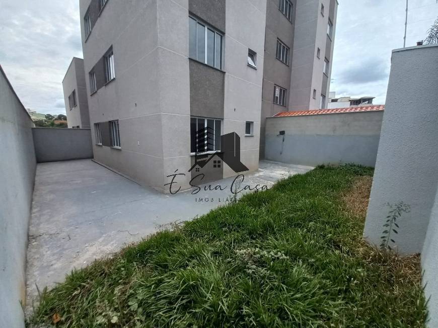 Apartamento à venda com 3 quartos, 80m² - Foto 2