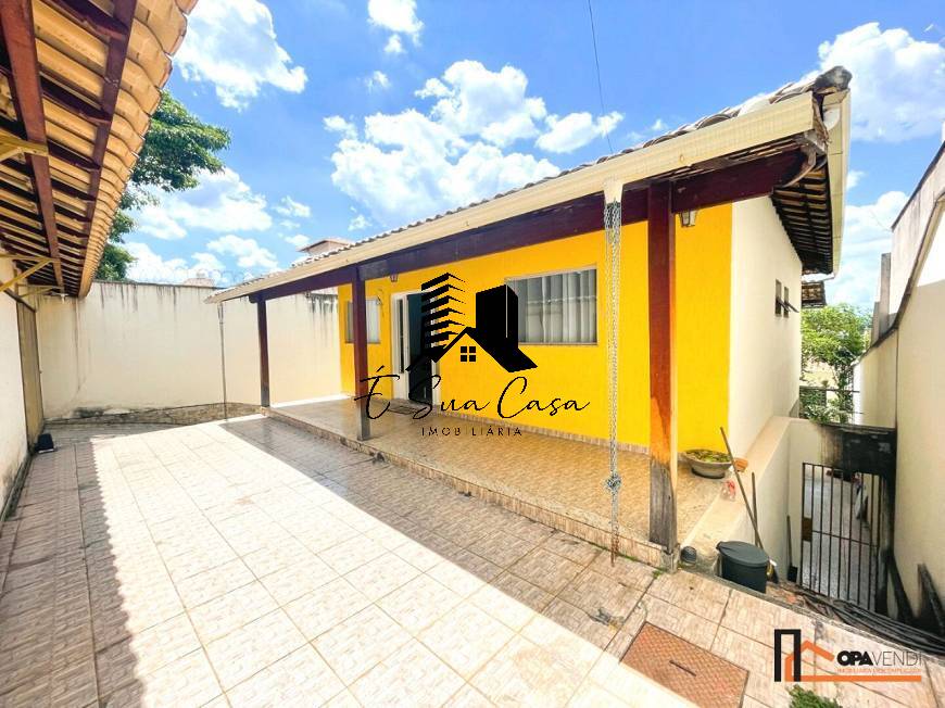 Casa à venda com 3 quartos, 160m² - Foto 1