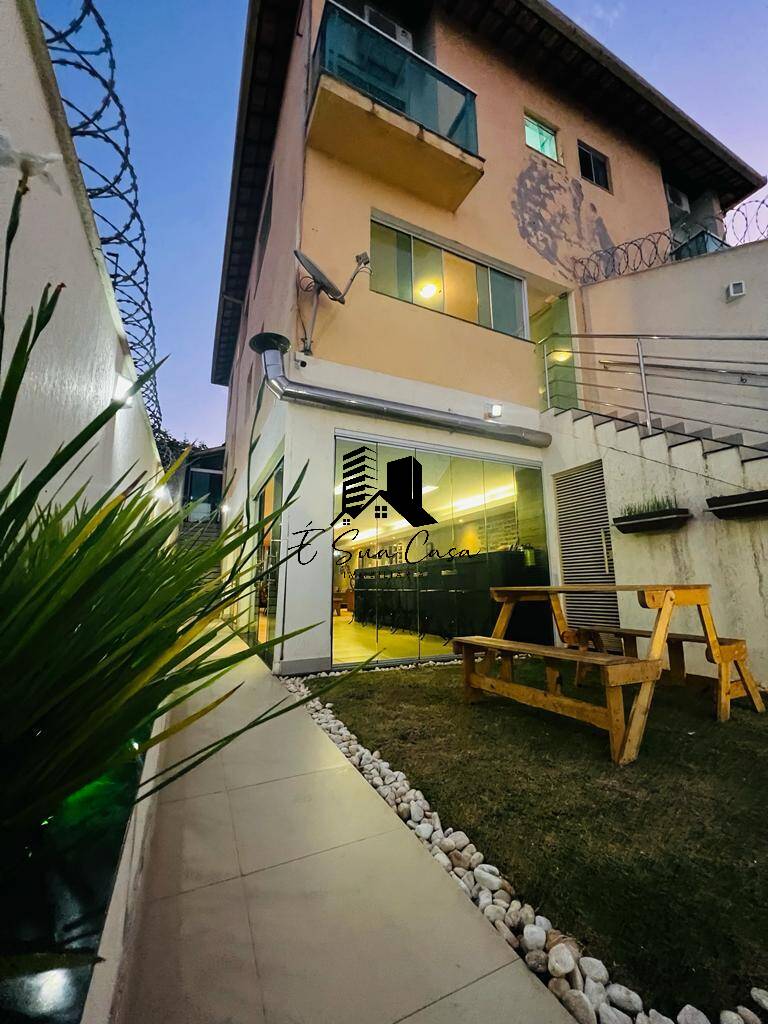 Casa à venda com 3 quartos, 240m² - Foto 24