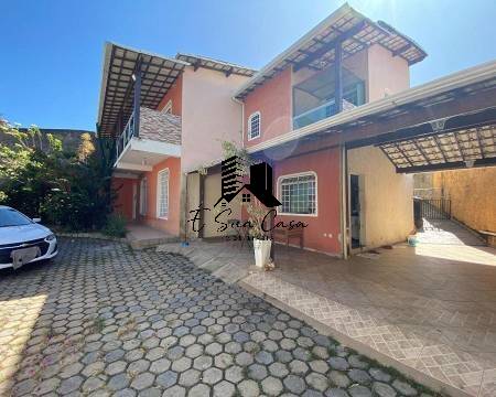 Casa à venda com 3 quartos, 319m² - Foto 1