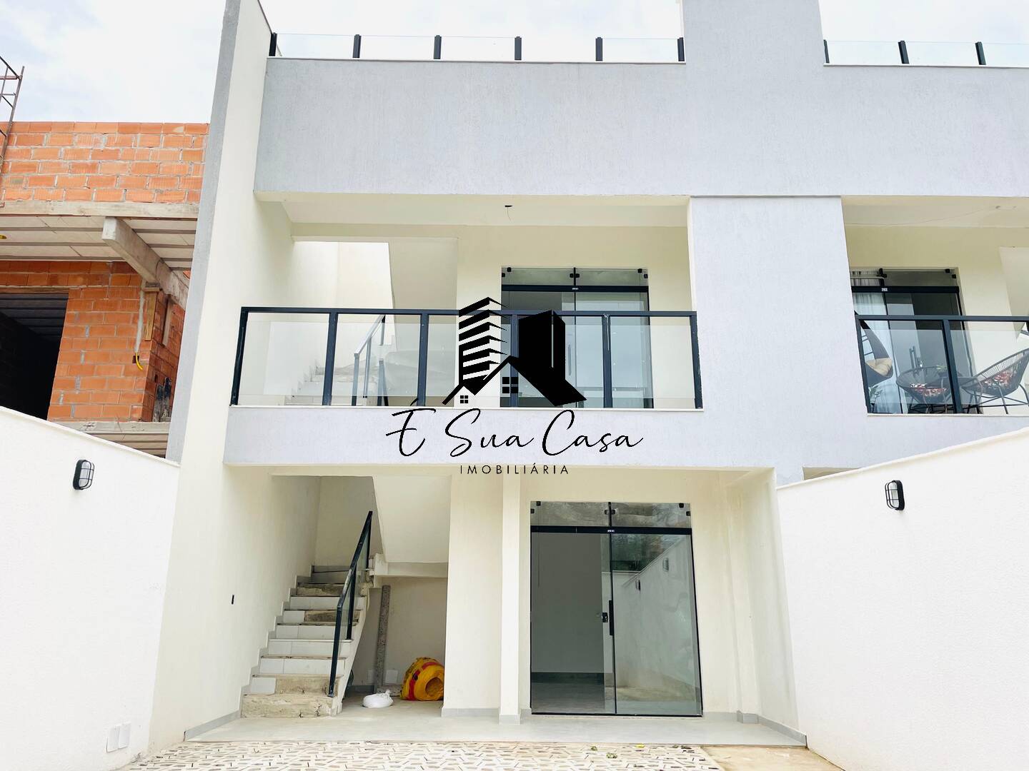 Casa à venda com 3 quartos, 130m² - Foto 1