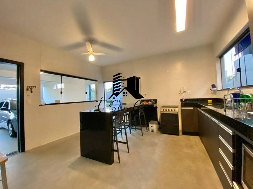 Casa à venda com 3 quartos, 200m² - Foto 10