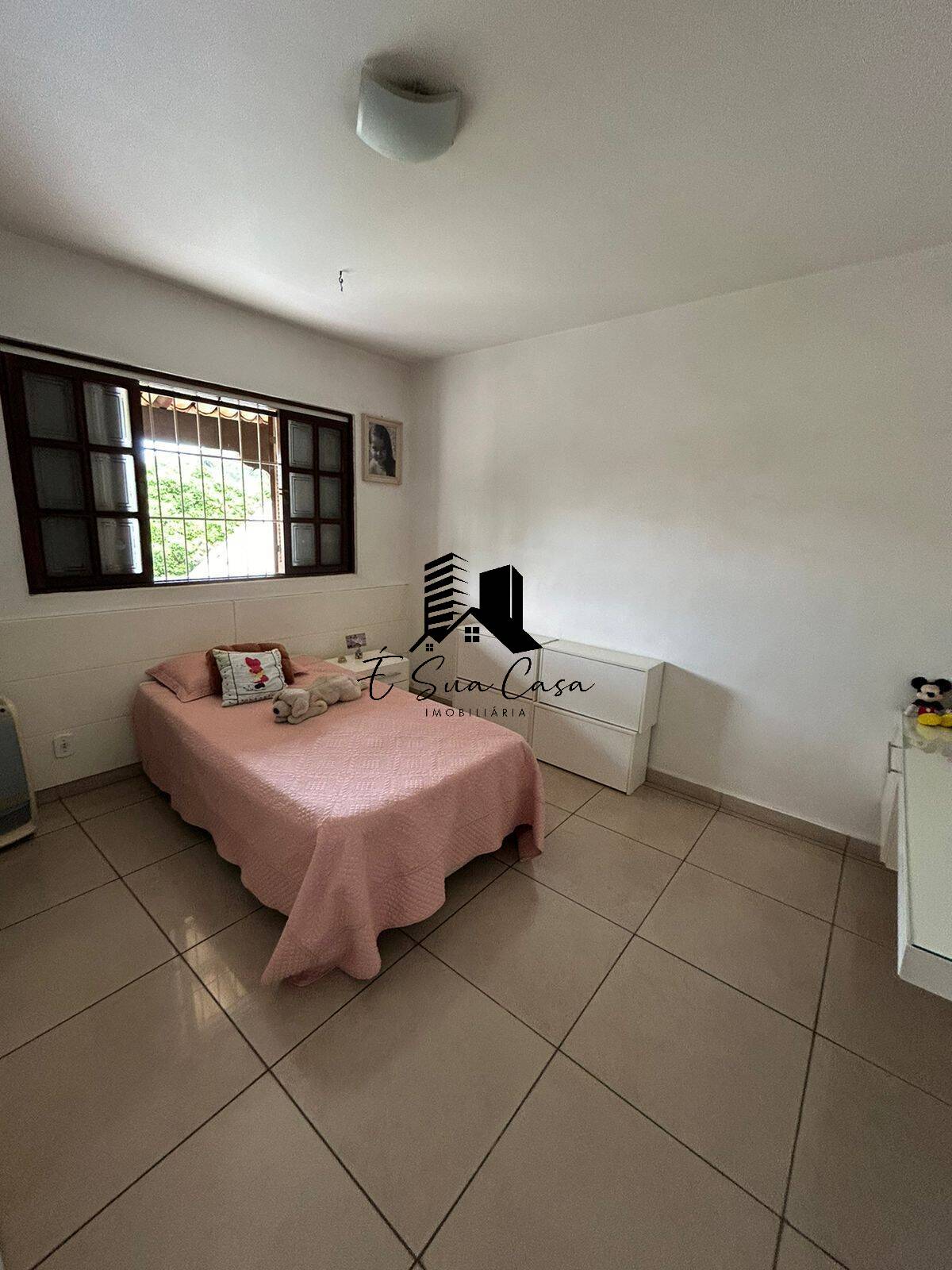 Casa à venda com 3 quartos, 360m² - Foto 14