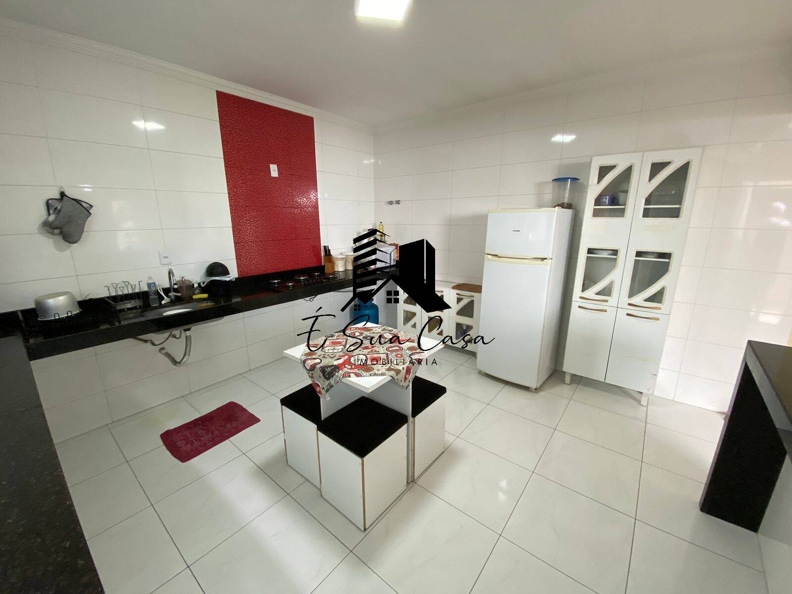 Casa à venda com 5 quartos, 180m² - Foto 3