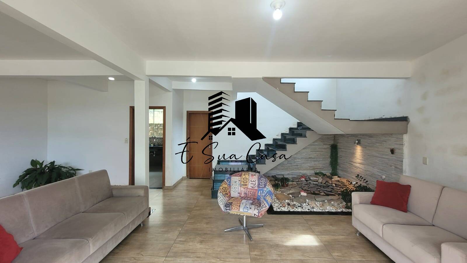 Casa à venda com 4 quartos, 203m² - Foto 4