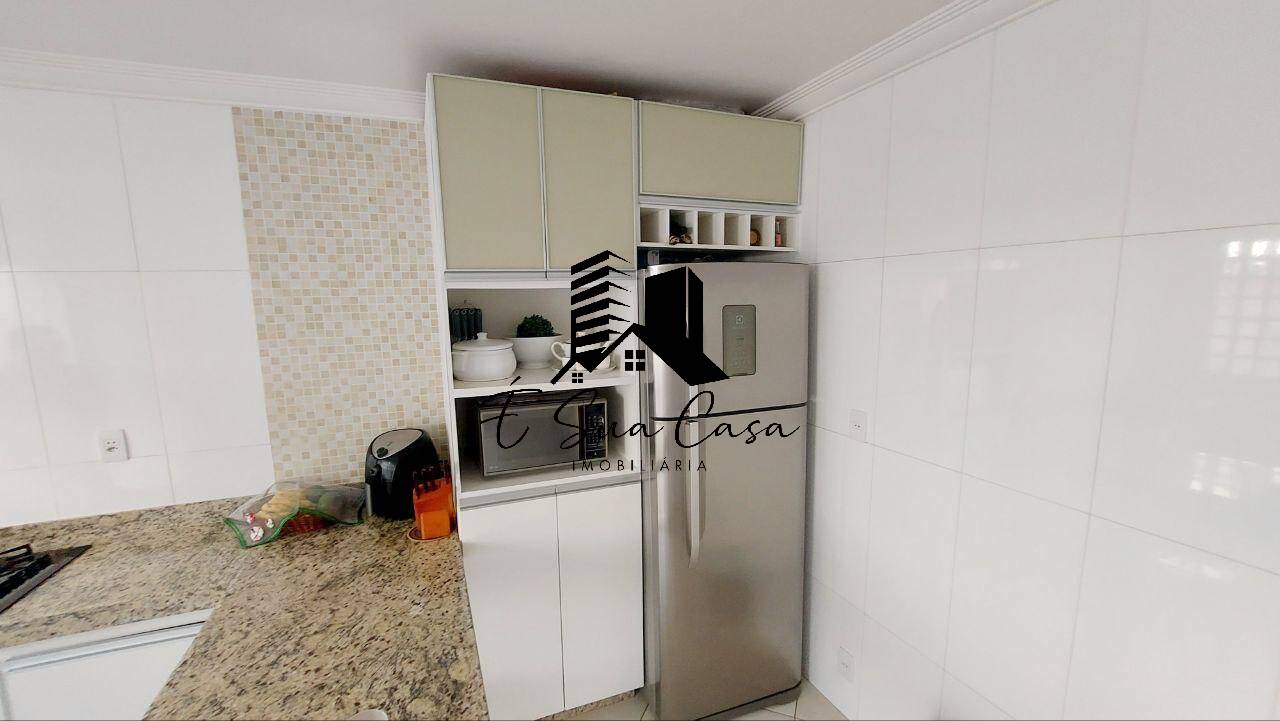 Casa à venda com 3 quartos, 360m² - Foto 2