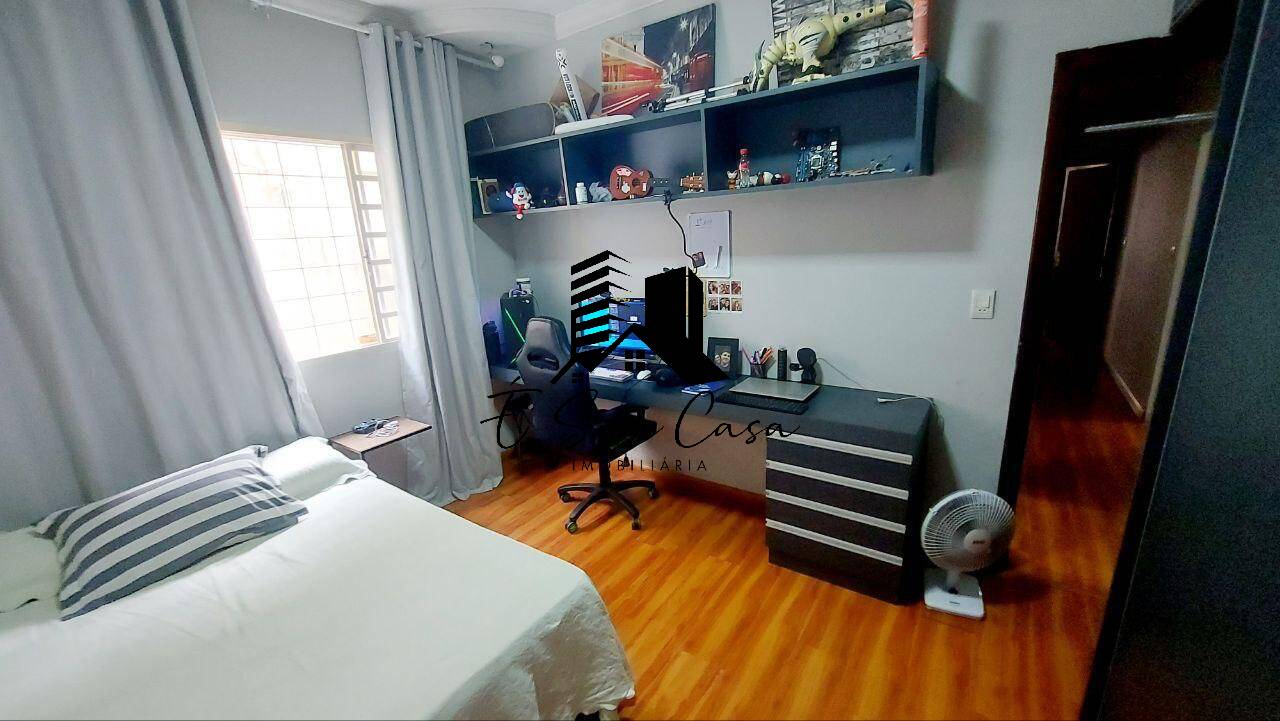 Casa à venda com 3 quartos, 360m² - Foto 8