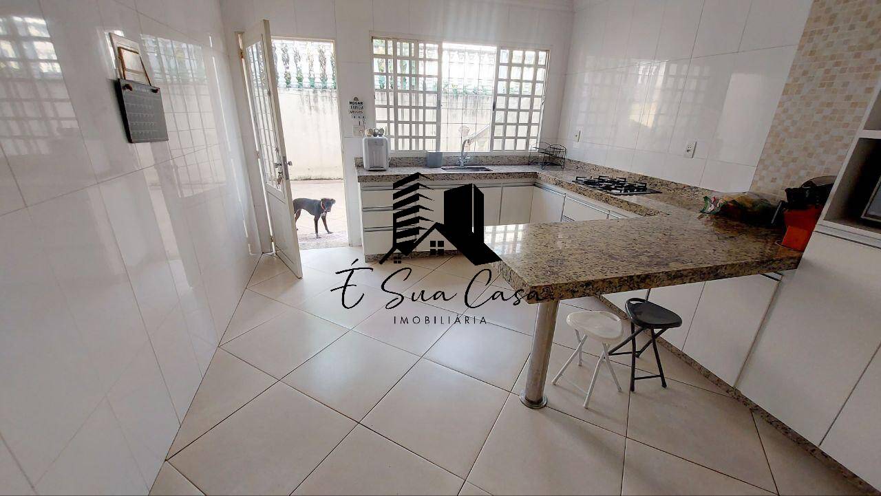 Casa à venda com 3 quartos, 360m² - Foto 24