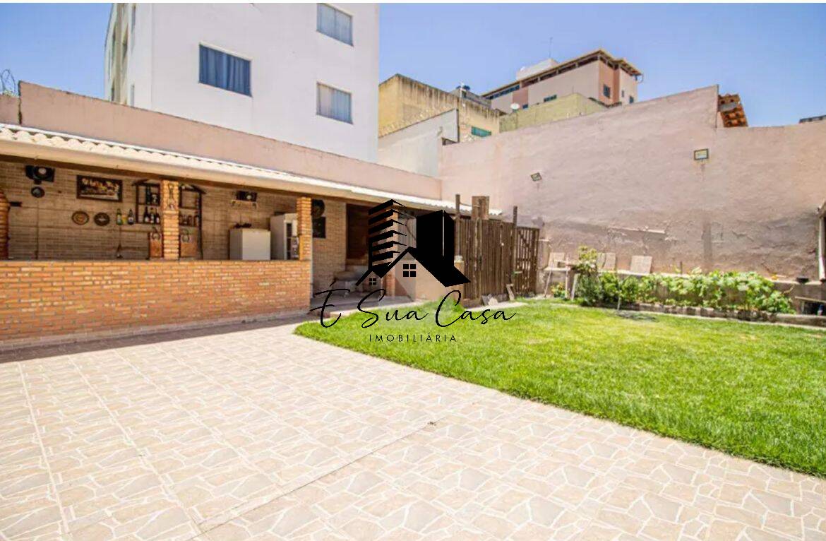 Casa à venda com 4 quartos, 330m² - Foto 4