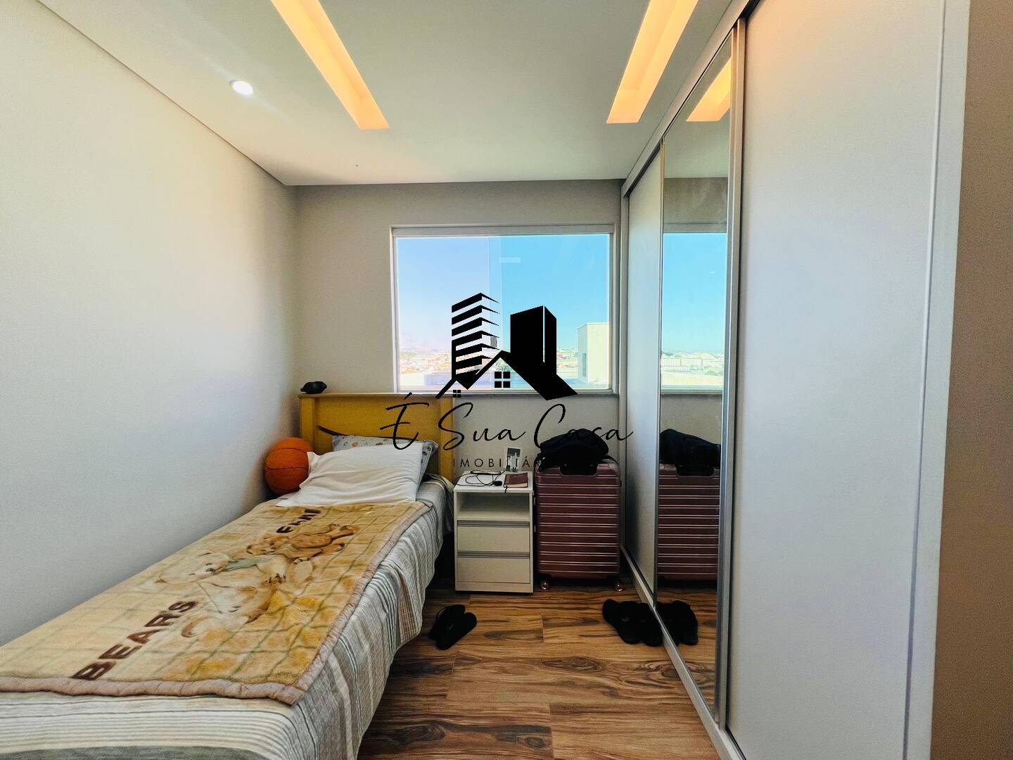 Casa à venda com 4 quartos, 350m² - Foto 15