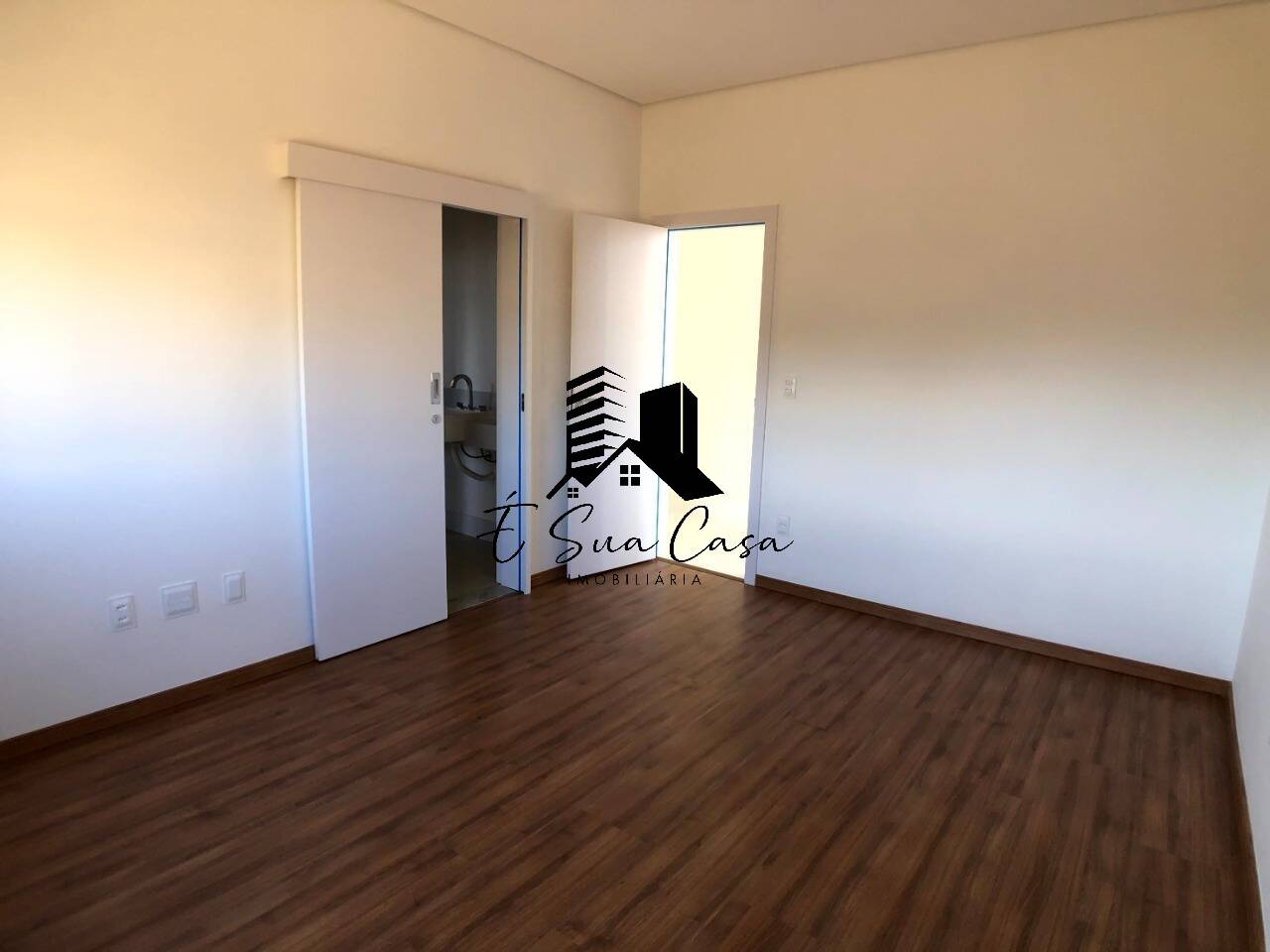 Casa à venda com 4 quartos, 265m² - Foto 16