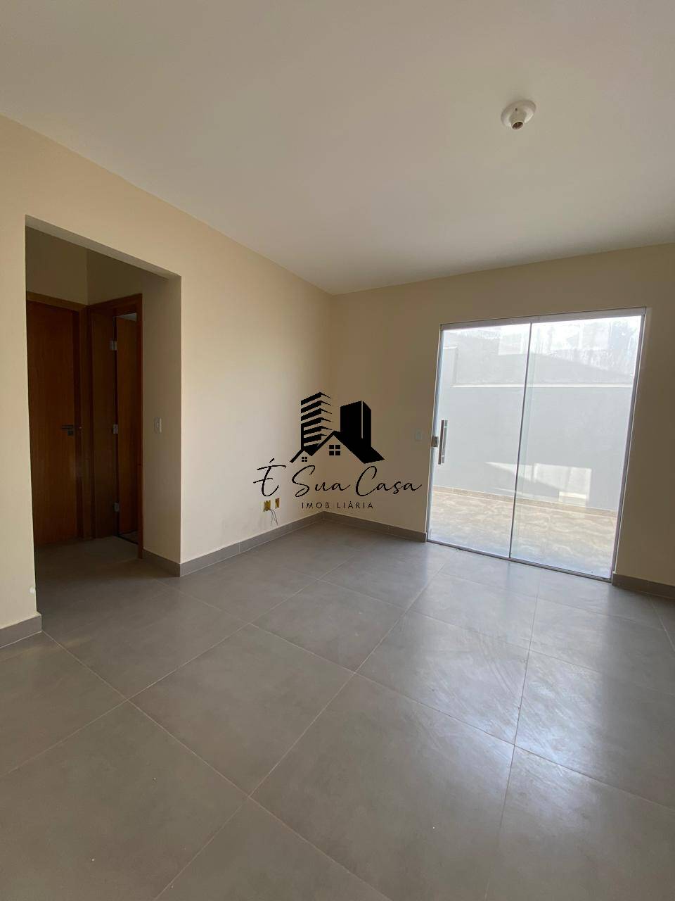 Apartamento à venda com 2 quartos, 83m² - Foto 3