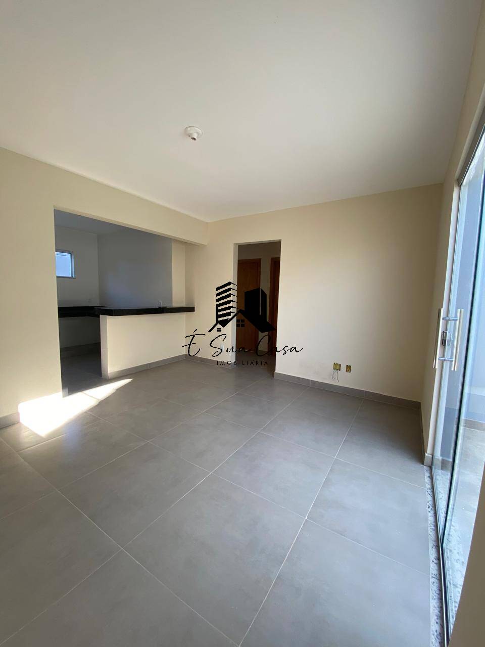 Apartamento à venda com 2 quartos, 83m² - Foto 2