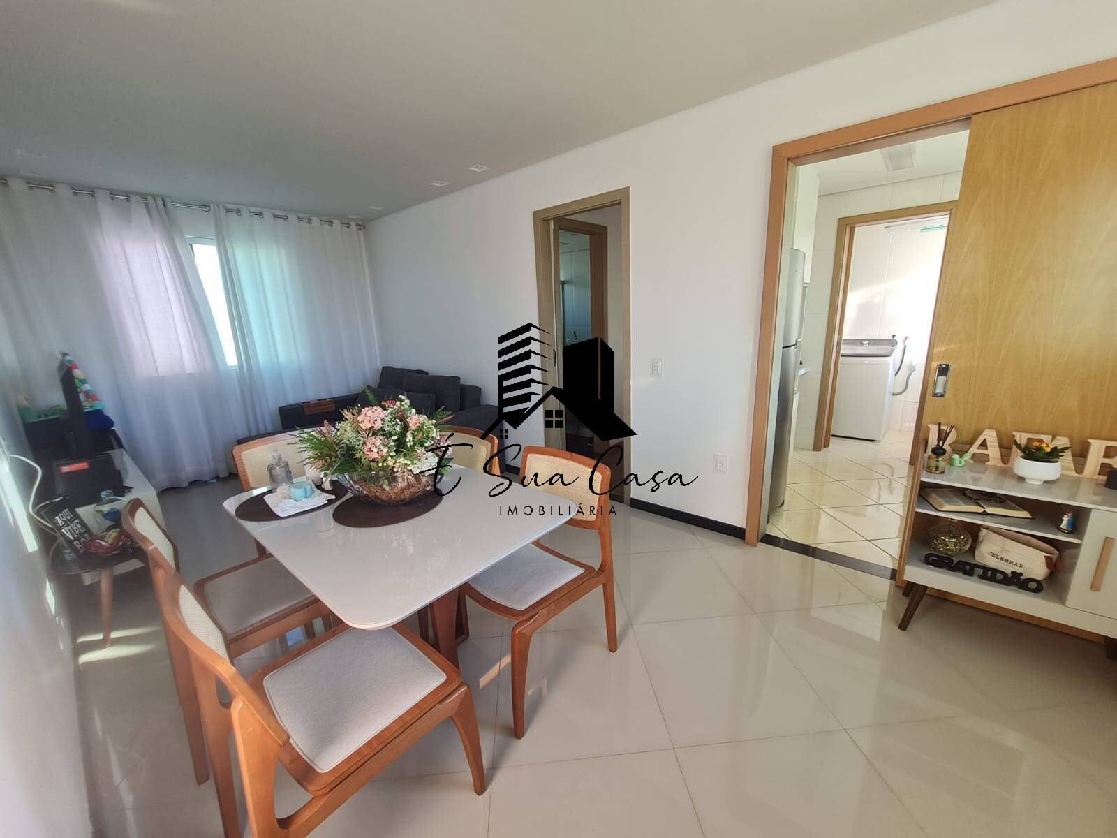 Apartamento à venda com 2 quartos, 65m² - Foto 4