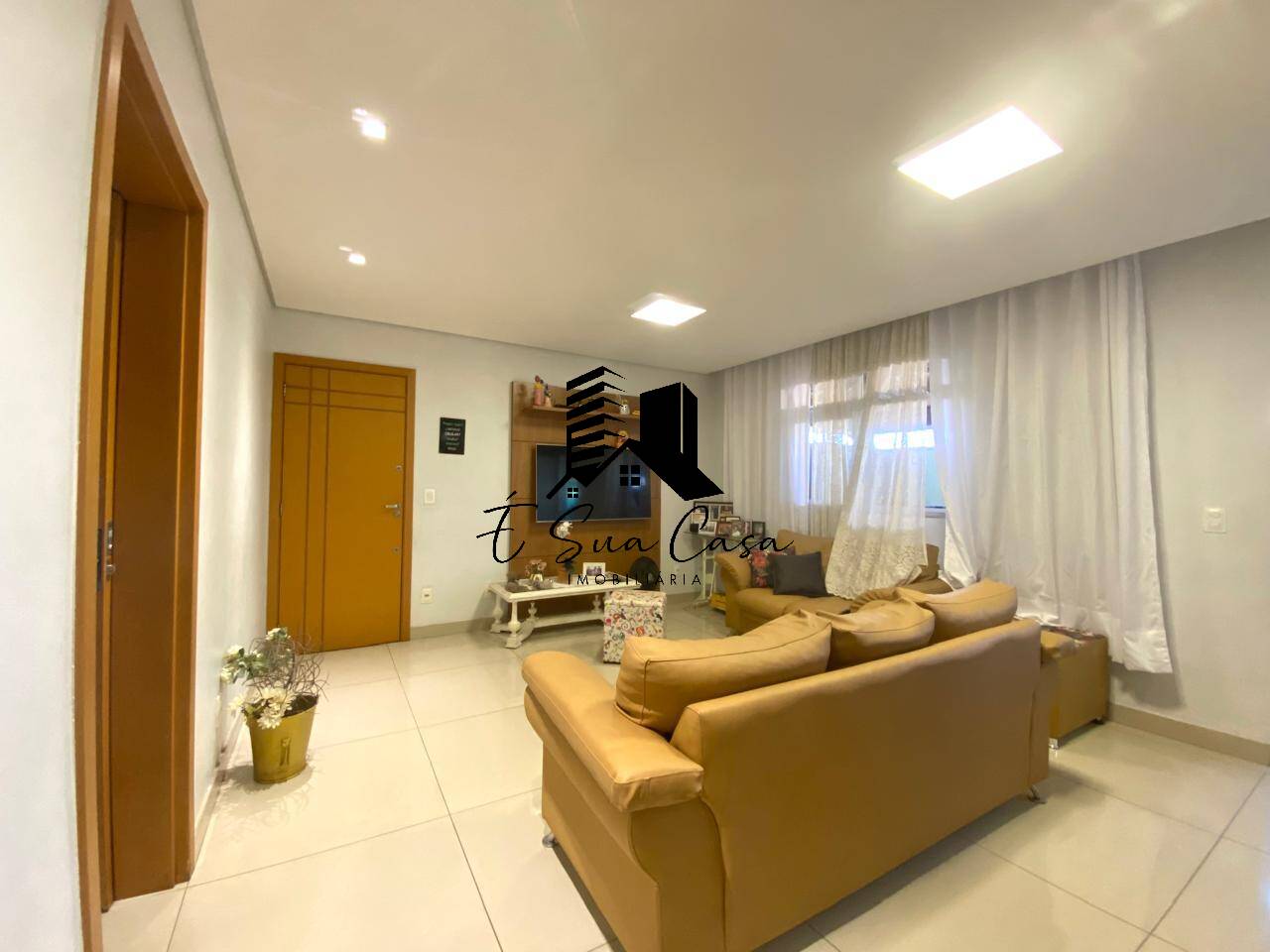 Apartamento à venda com 3 quartos, 170m² - Foto 4