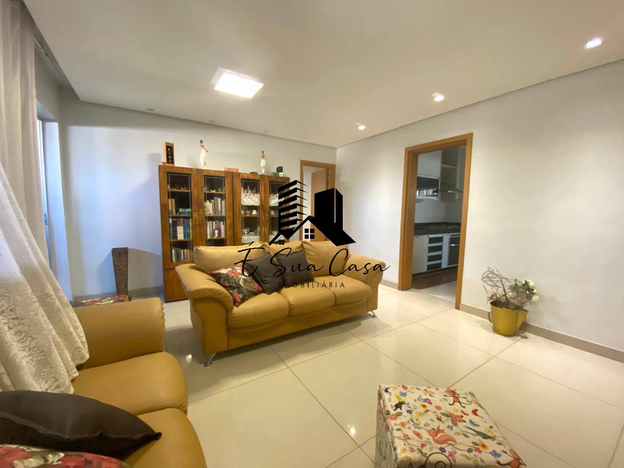 Apartamento à venda com 3 quartos, 170m² - Foto 1