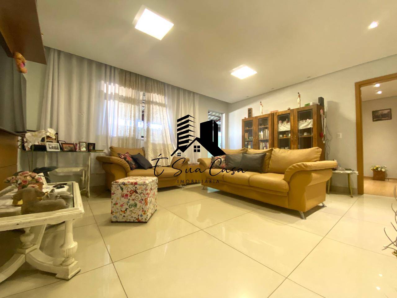 Apartamento à venda com 3 quartos, 170m² - Foto 3