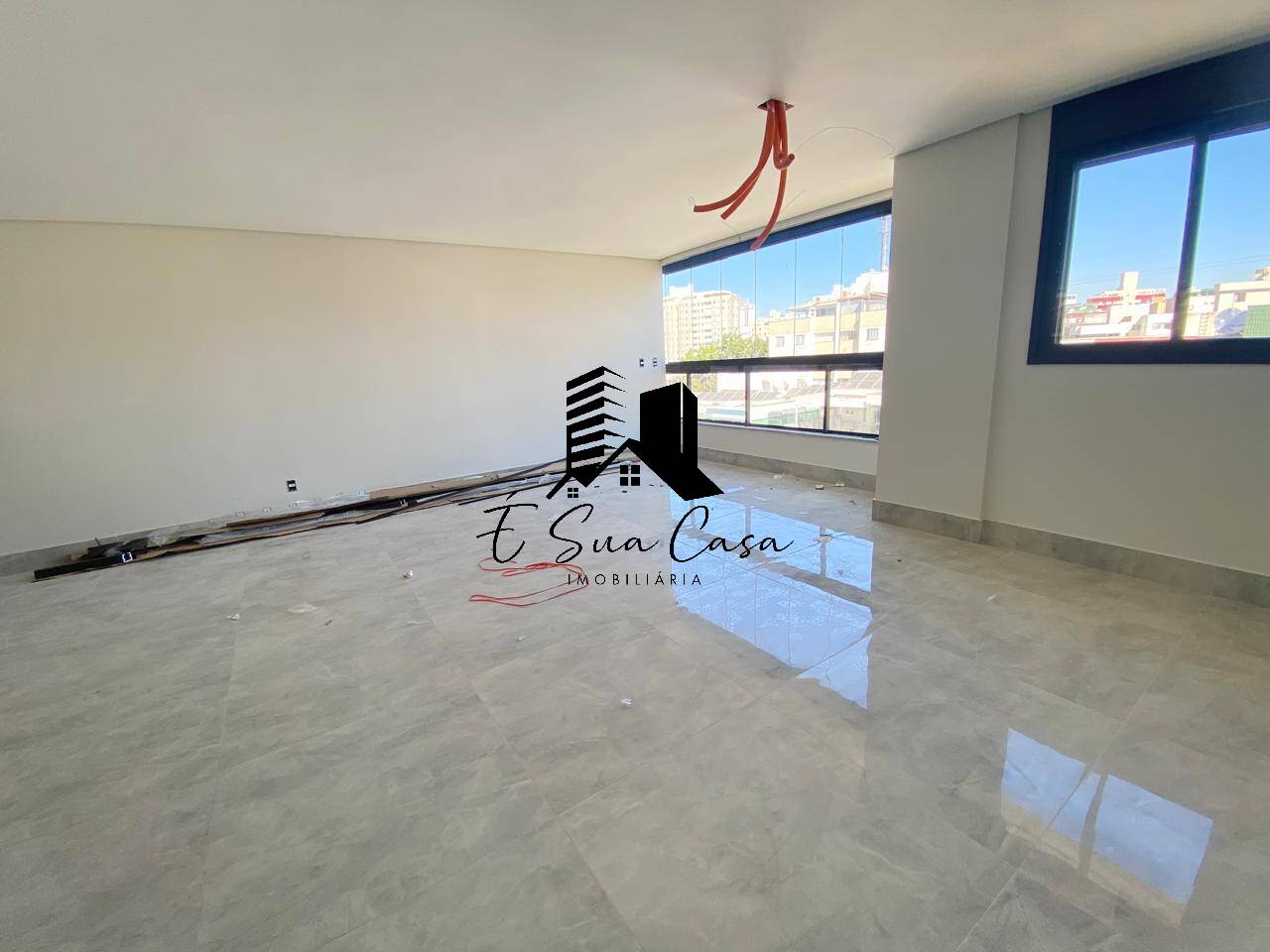 Apartamento à venda com 3 quartos, 229m² - Foto 4