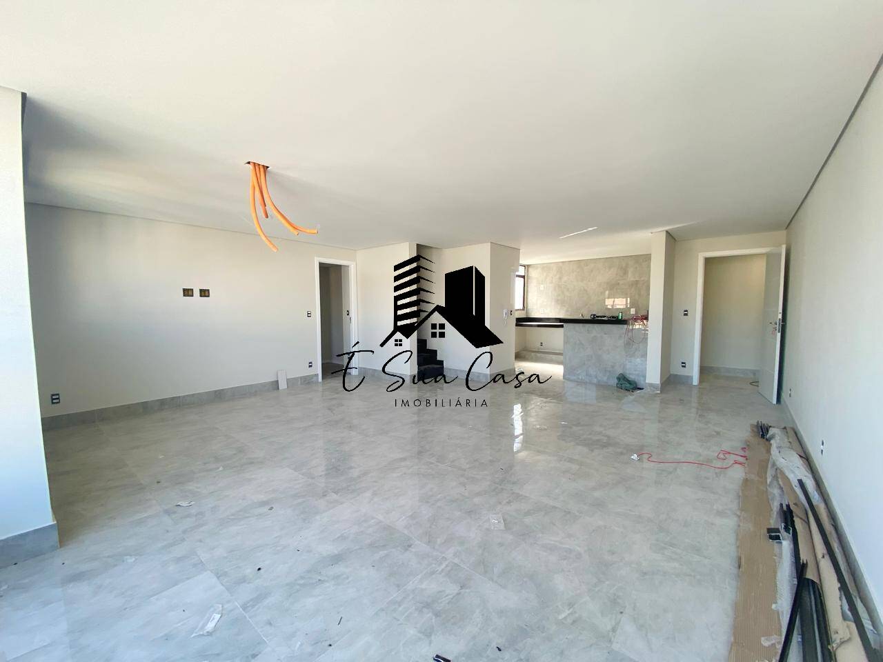 Apartamento à venda com 3 quartos, 229m² - Foto 1