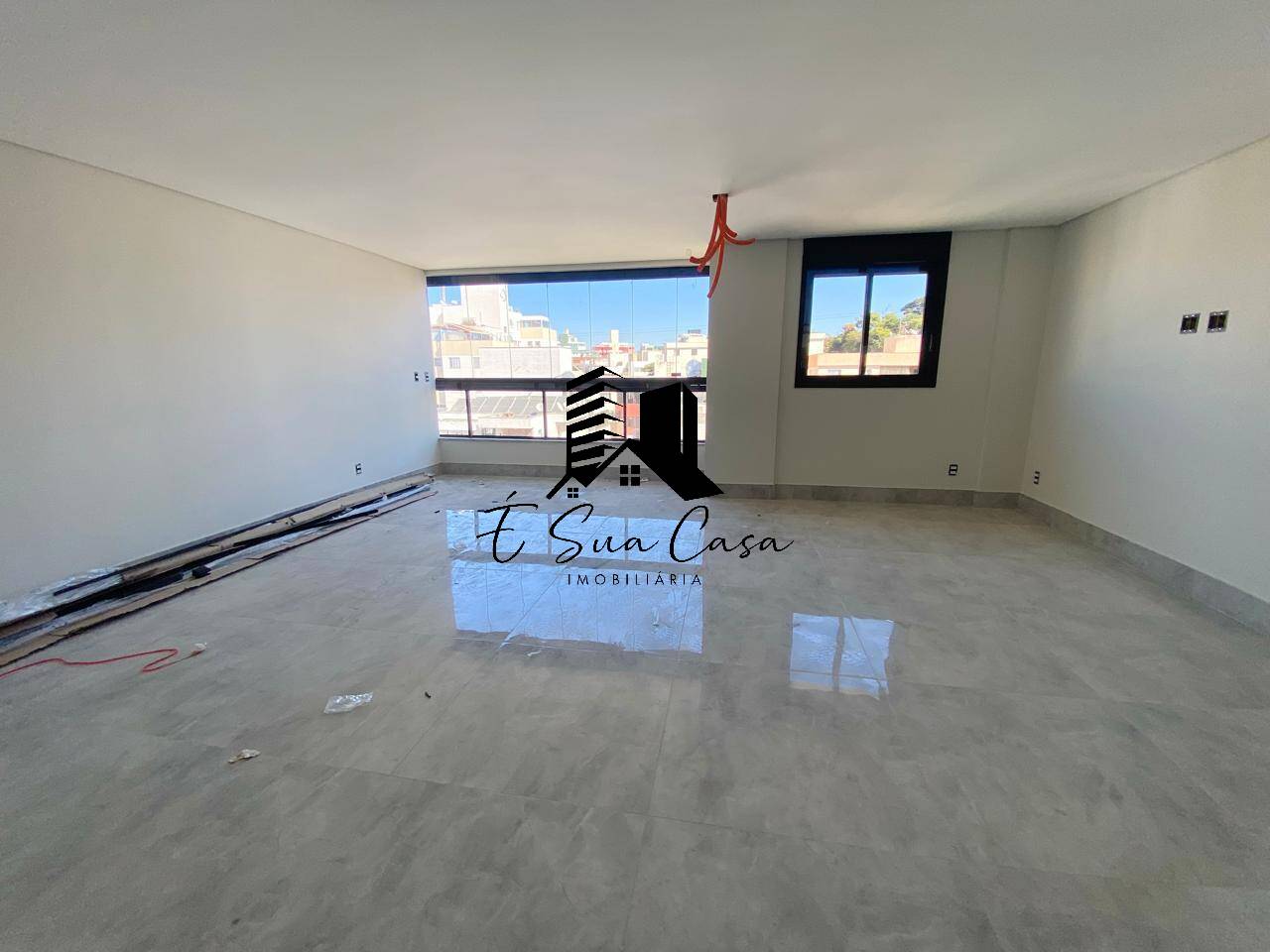 Apartamento à venda com 3 quartos, 229m² - Foto 3