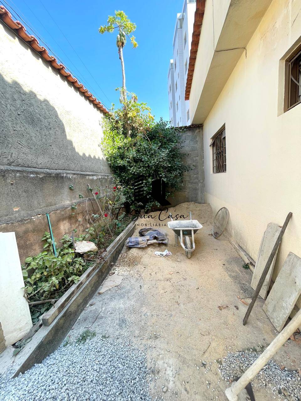 Casa à venda com 2 quartos, 180m² - Foto 25