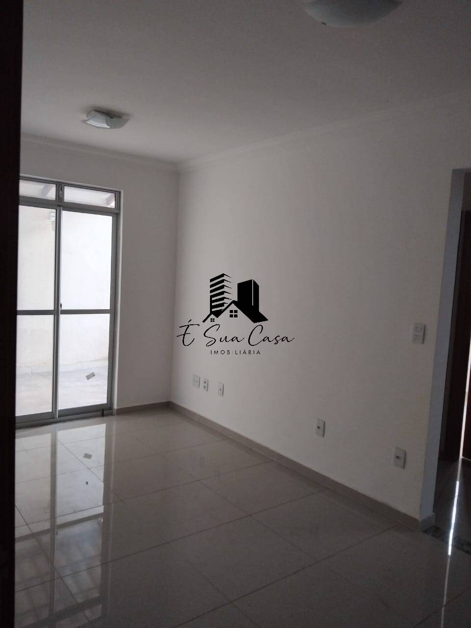 Apartamento à venda com 2 quartos, 109m² - Foto 2