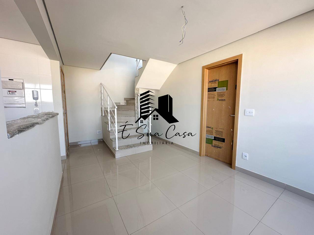 Cobertura à venda com 3 quartos, 135m² - Foto 2