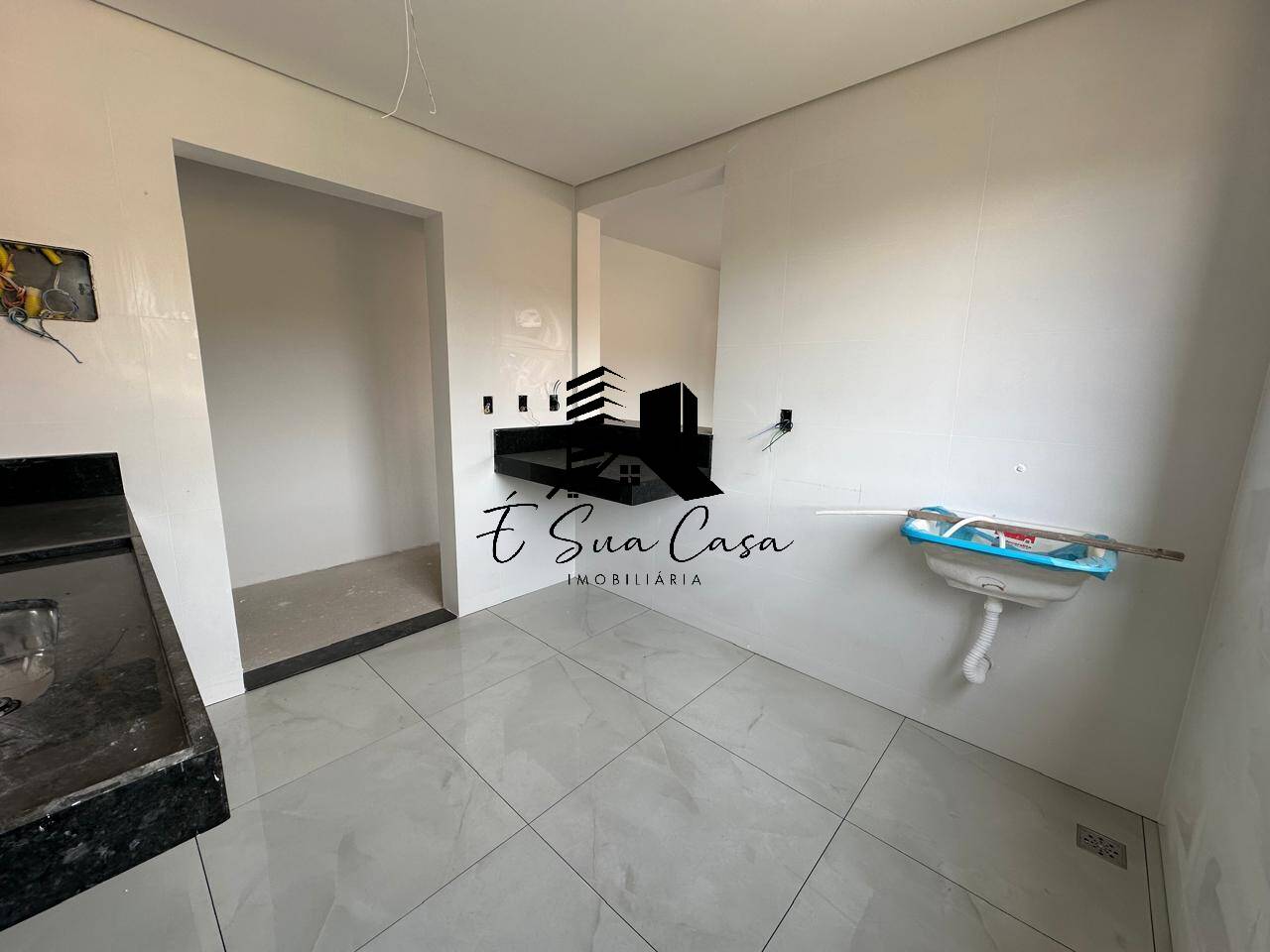 Apartamento à venda com 2 quartos, 66m² - Foto 4