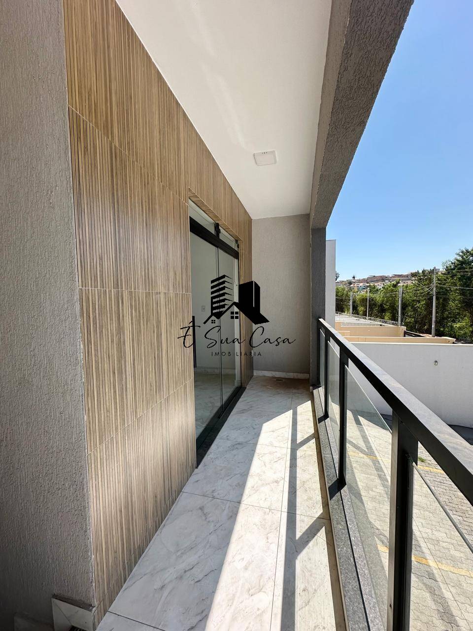 Casa à venda com 3 quartos, 100m² - Foto 2