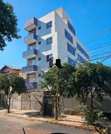 Apartamento à venda com 3 quartos, 122m² - Foto 1