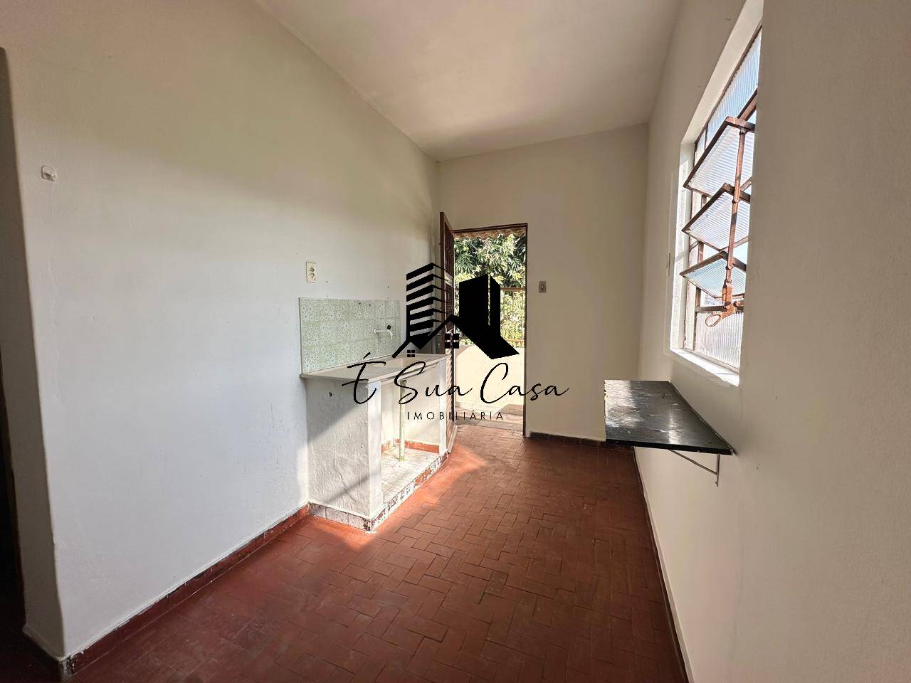 Casa à venda com 3 quartos, 360m² - Foto 6