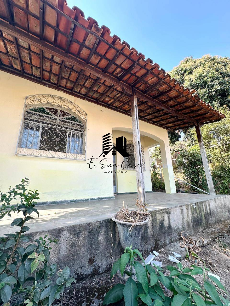 Casa à venda com 3 quartos, 360m² - Foto 1