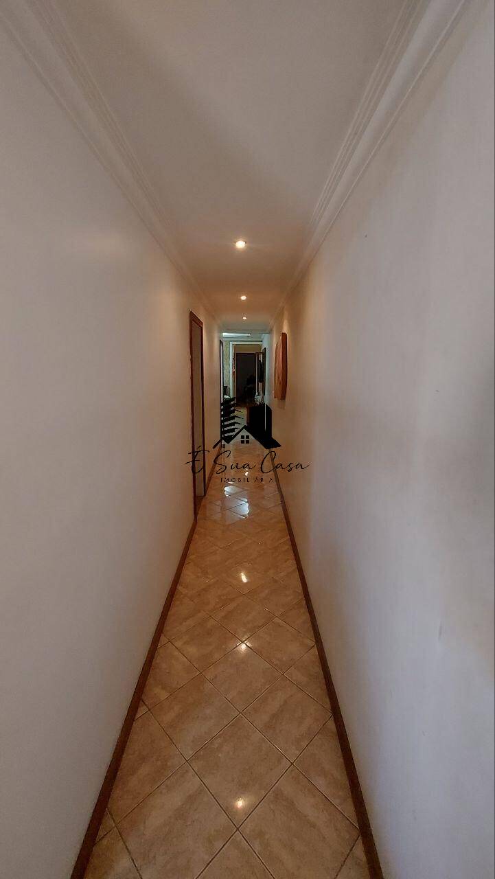 Casa à venda com 3 quartos, 210m² - Foto 11