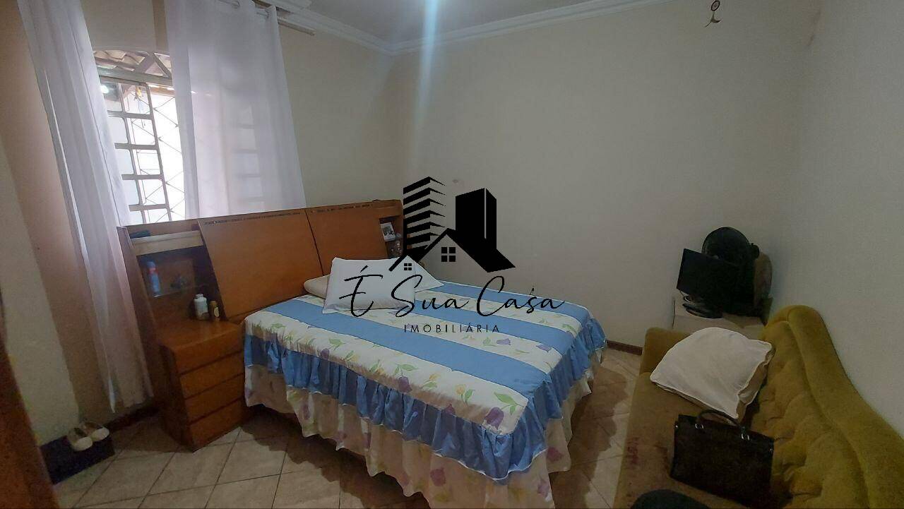 Casa à venda com 3 quartos, 210m² - Foto 18