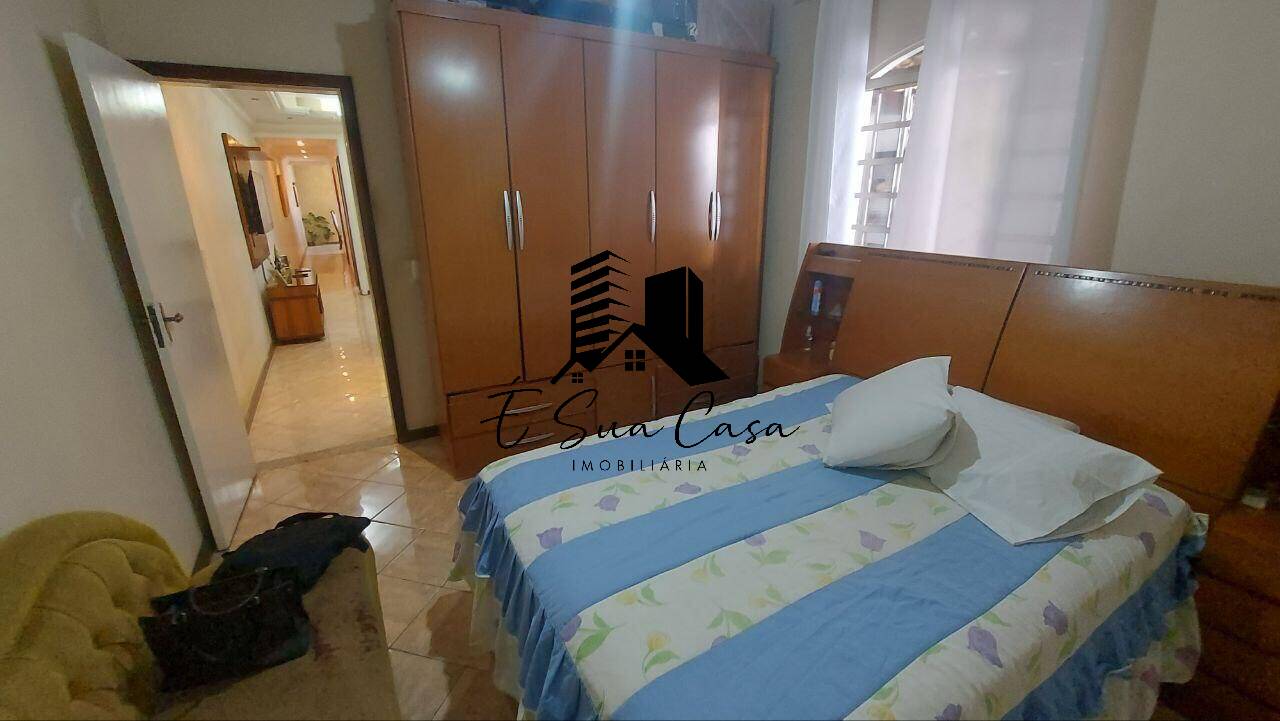 Casa à venda com 3 quartos, 210m² - Foto 17