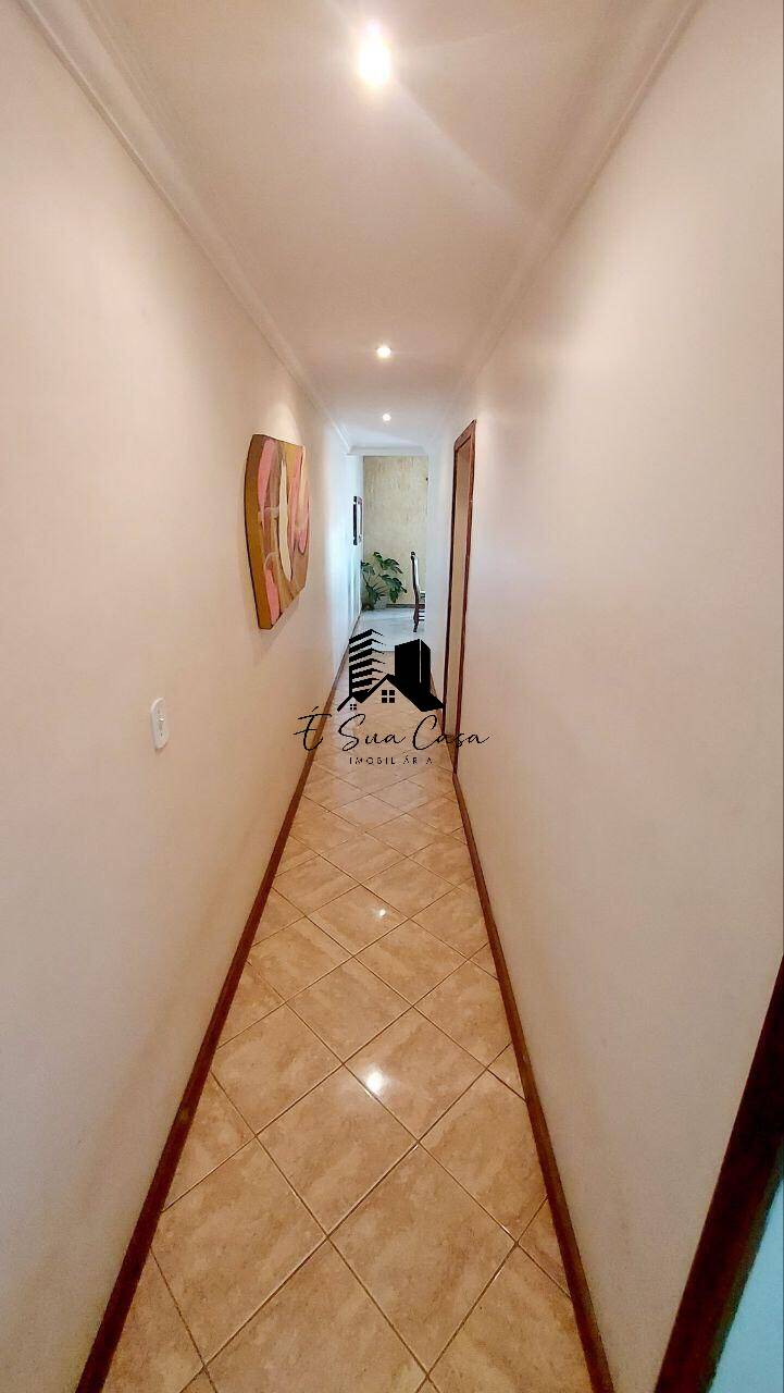 Casa à venda com 3 quartos, 210m² - Foto 12