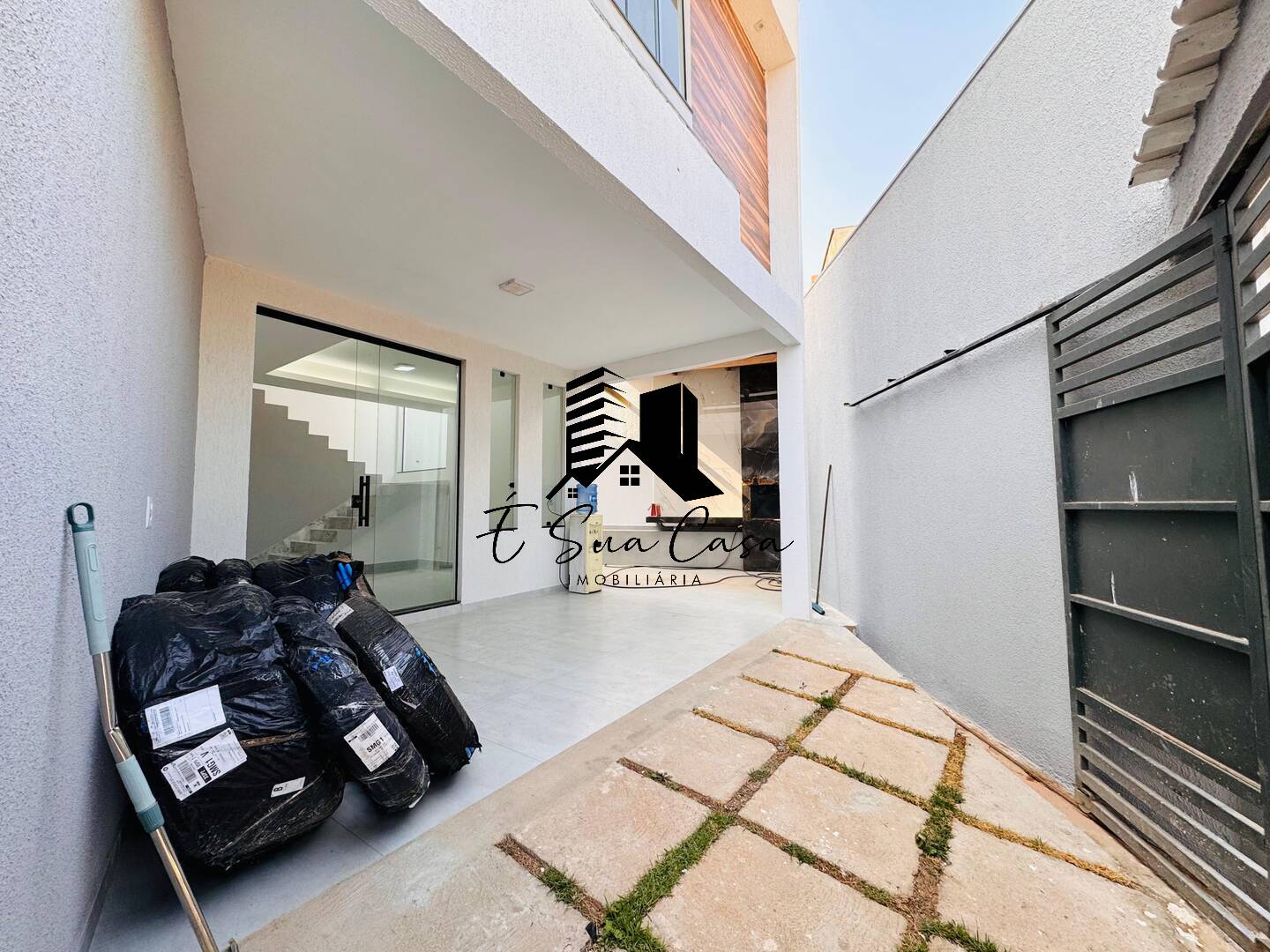 Casa à venda com 3 quartos, 100m² - Foto 33