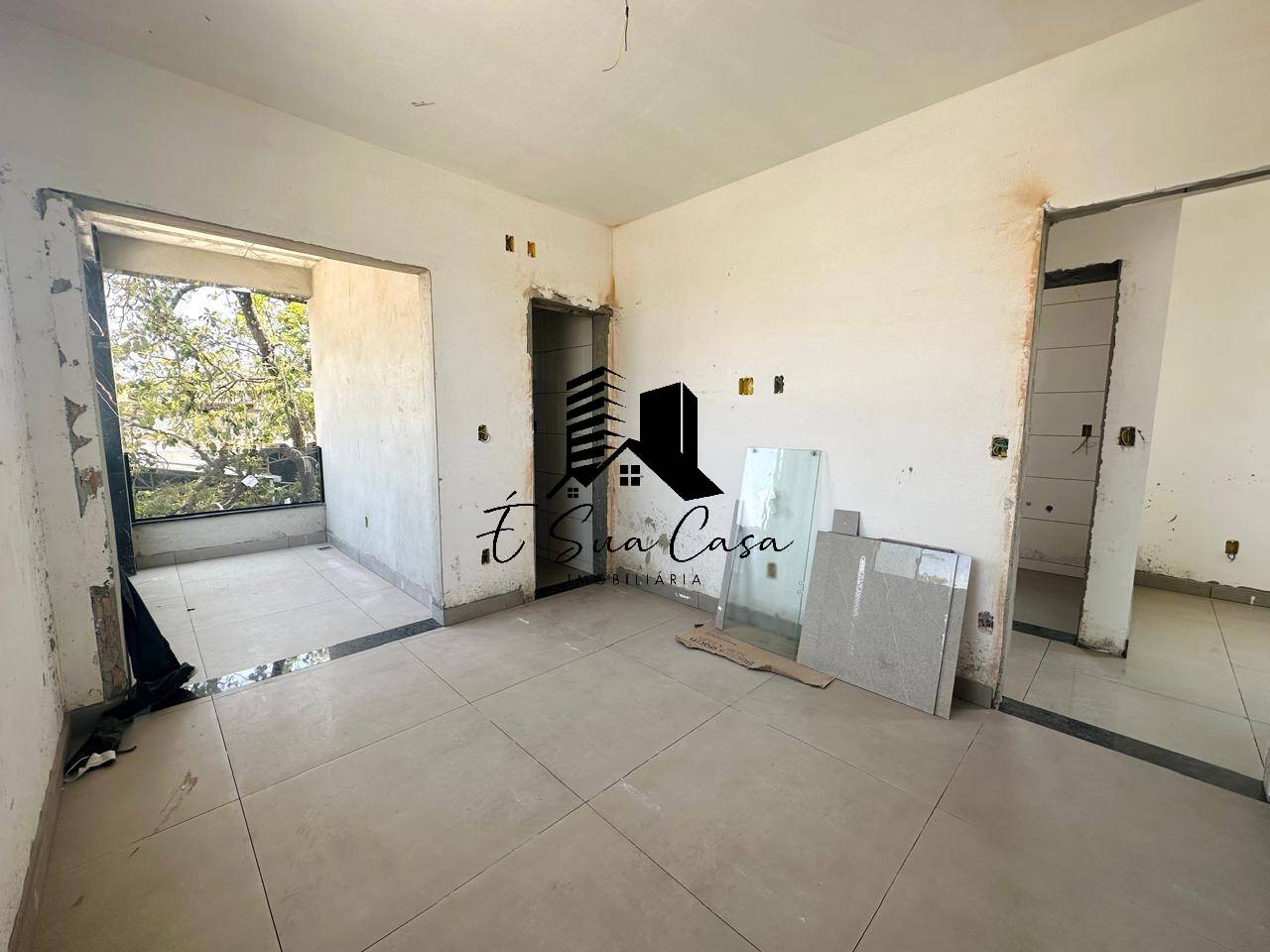 Apartamento à venda com 2 quartos, 71m² - Foto 2