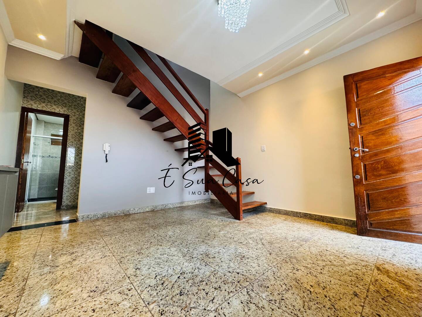 Casa à venda com 3 quartos, 149m² - Foto 2