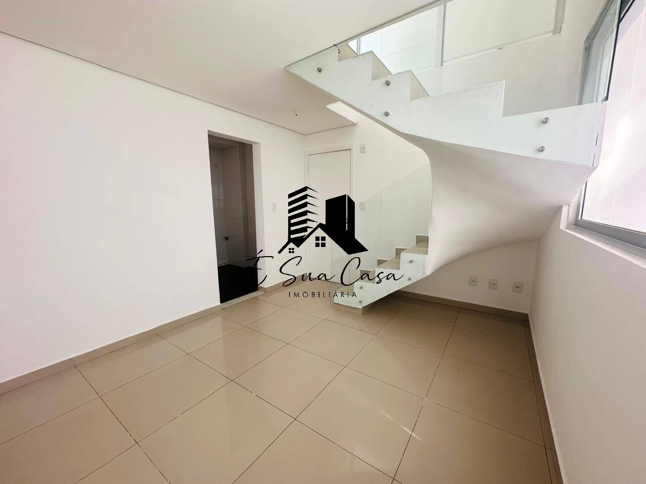 Apartamento à venda com 2 quartos, 120m² - Foto 2