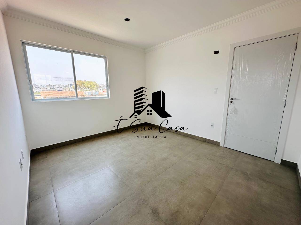 Apartamento à venda com 2 quartos, 60m² - Foto 1