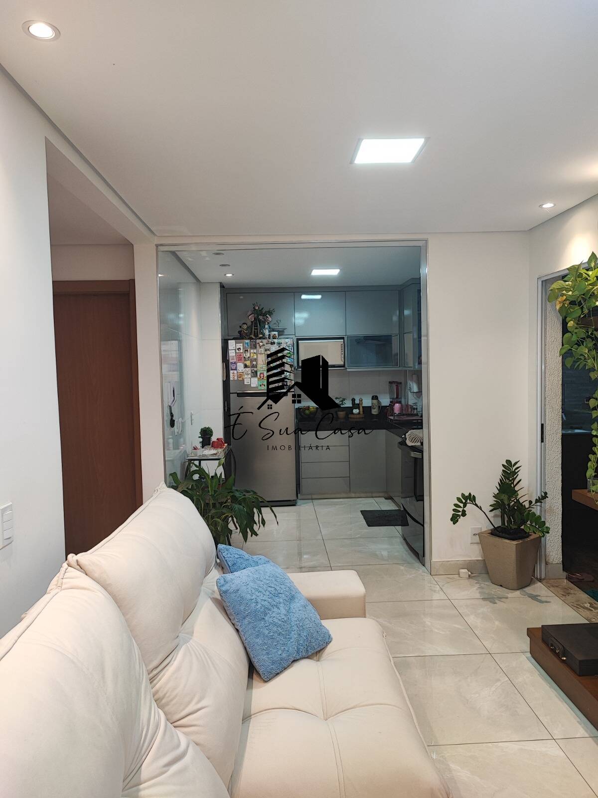 Apartamento à venda com 2 quartos, 48m² - Foto 2