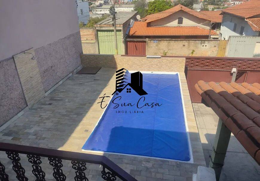 Casa à venda com 3 quartos, 360m² - Foto 1